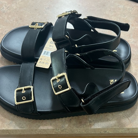 Madden Girl Sandals! Brand NEW! Size 9.5 - Picture 2 of 4